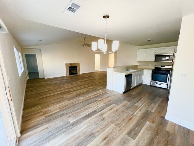 Building Photo - 11815 Mantova Ave