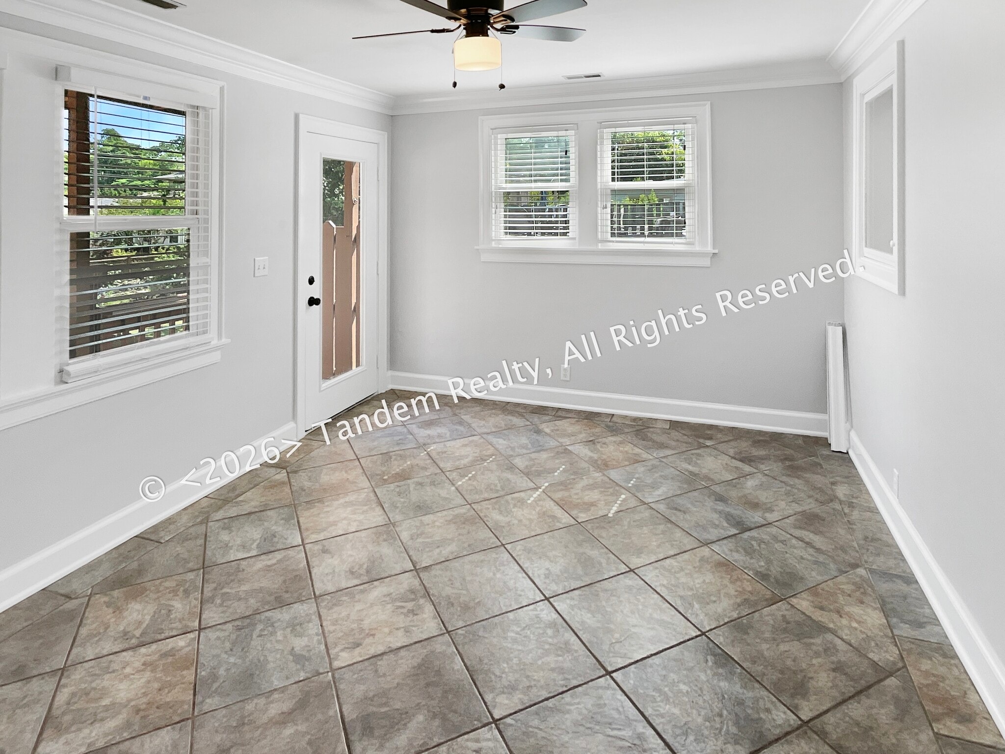 Building Photo - 2228 Ashwood Ave