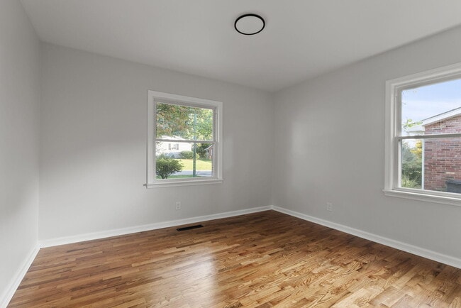 Building Photo - 1032 Algonquin Trail