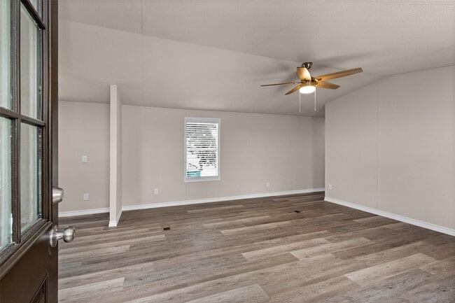 Building Photo - 84 Ridgeway Dr