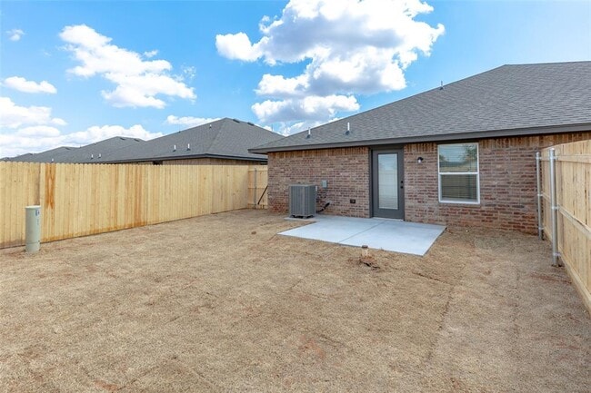Building Photo - 2345 SW 90th Pl