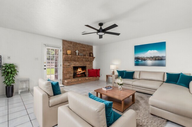 Building Photo - 11030 Hayslip Ln