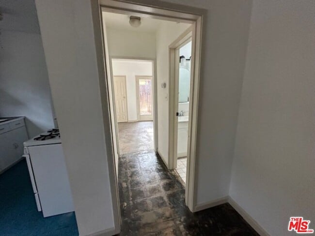 Building Photo - 5422 Washington Blvd