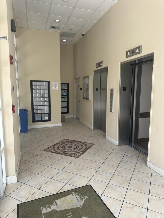 Building Photo - 1200 Town Center Dr