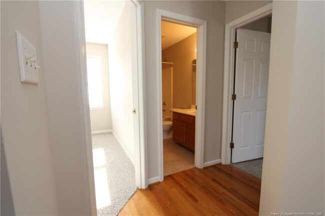 Building Photo - 101 Lake Meadow Dr