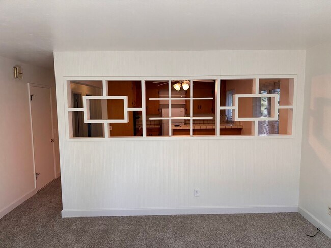 Building Photo - pine764