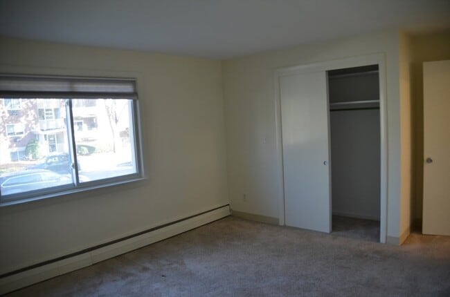 Building Photo - 41 Lionel Ave