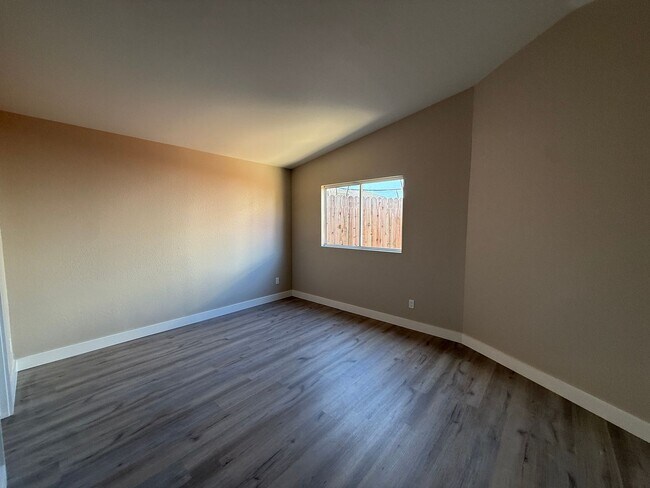 Building Photo - Completely Remodeled Home
