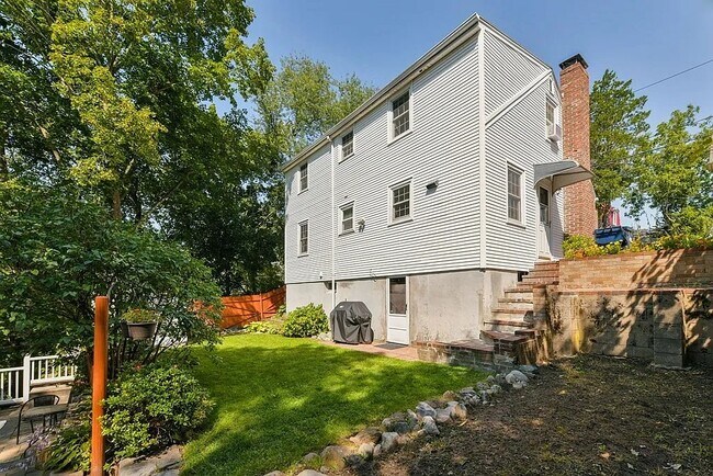 Building Photo - 69 Hemman St