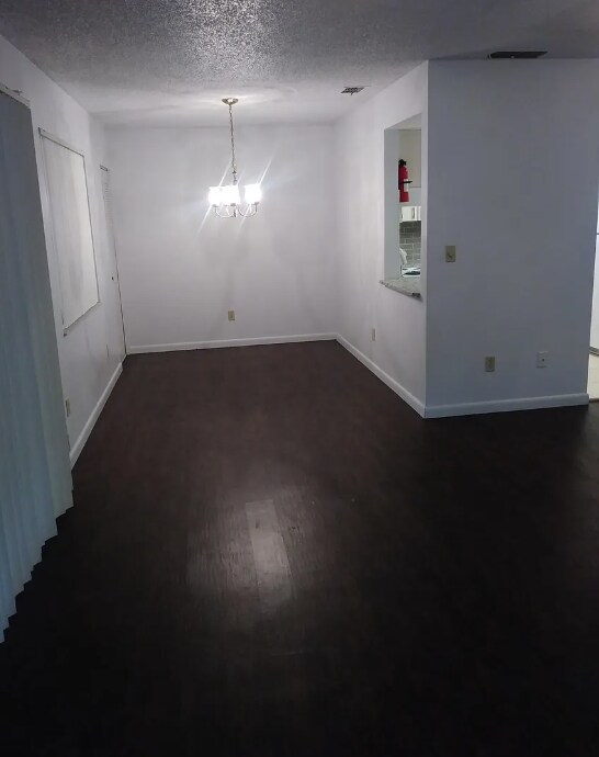 Building Photo - 510 Fairways Cir