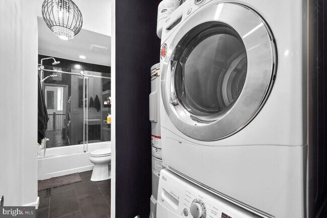 Building Photo - 1434 Potomac Ave SE