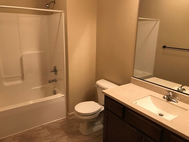 Building Photo - 2715 Bobcat Dr