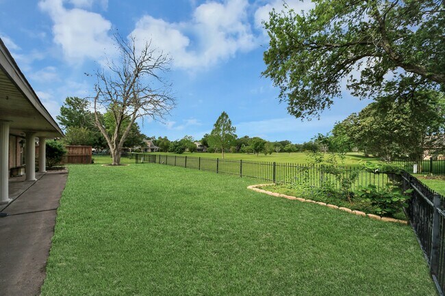 Building Photo - 3410 Crow Valley Dr