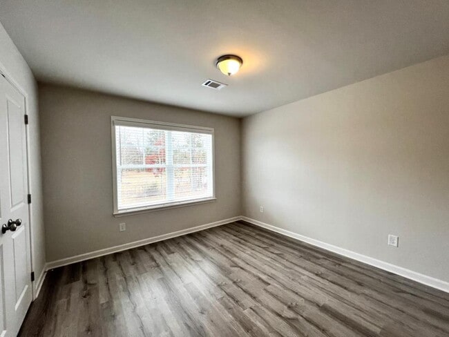 Building Photo - 149 Chase Xing