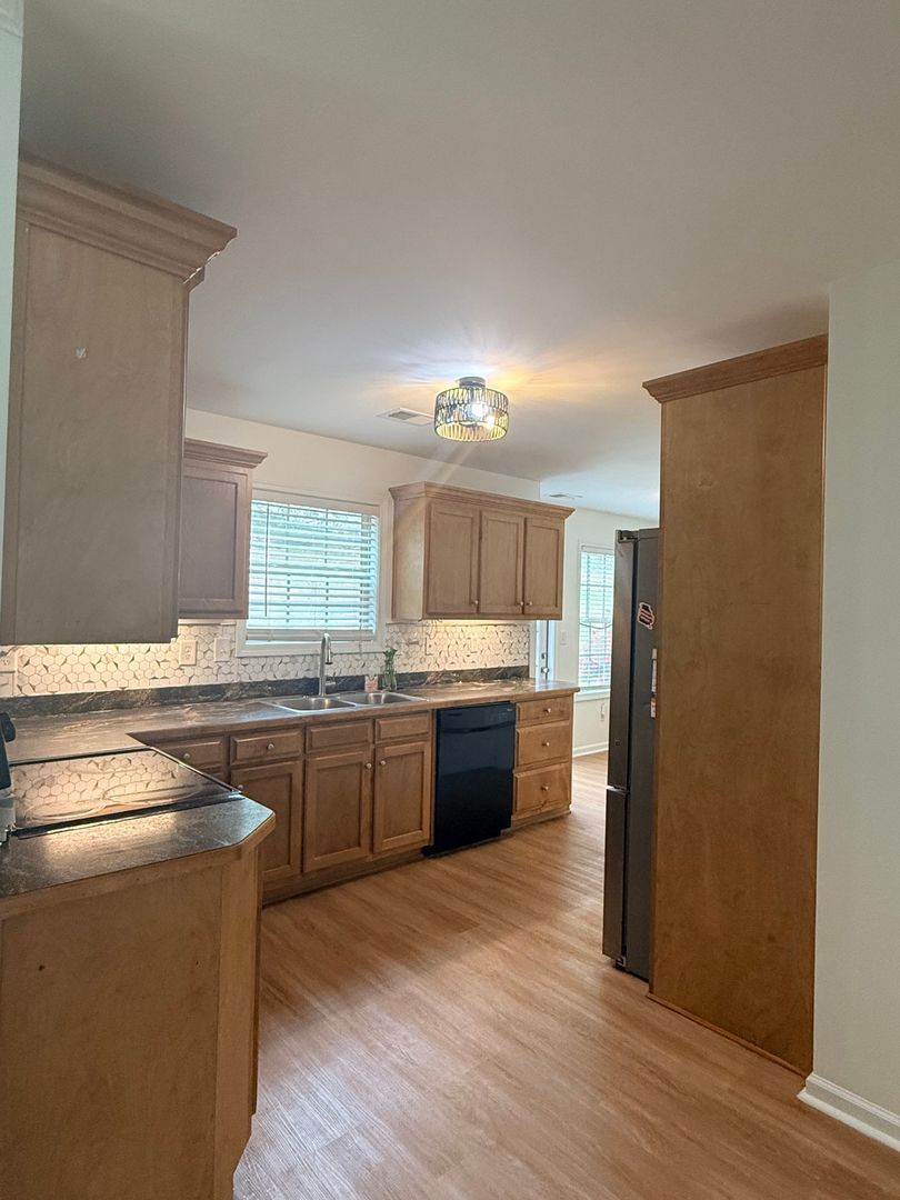 Building Photo - 5828 Bradshaw Ct