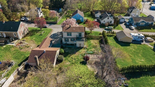 Building Photo - 18 Sprague Ct