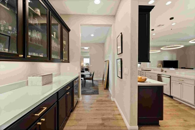 Building Photo - Stunning 5-Bedroom, 4.5-Bath Home in the S...