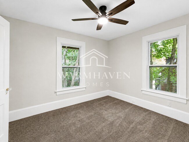 Building Photo - 1007 Delia Ave