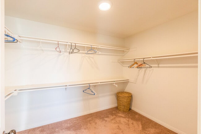 Building Photo - SIngle Family House for Rent in a quiet co...