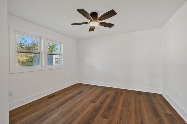 Building Photo - 223 Cumberland Dr