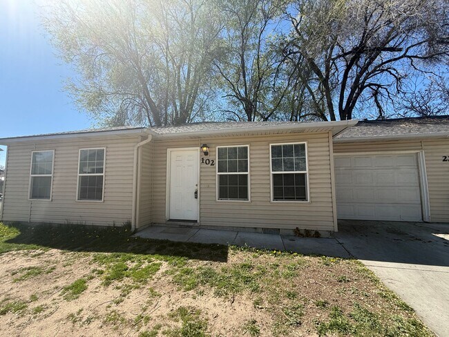 Building Photo - 225 Hudson Ave