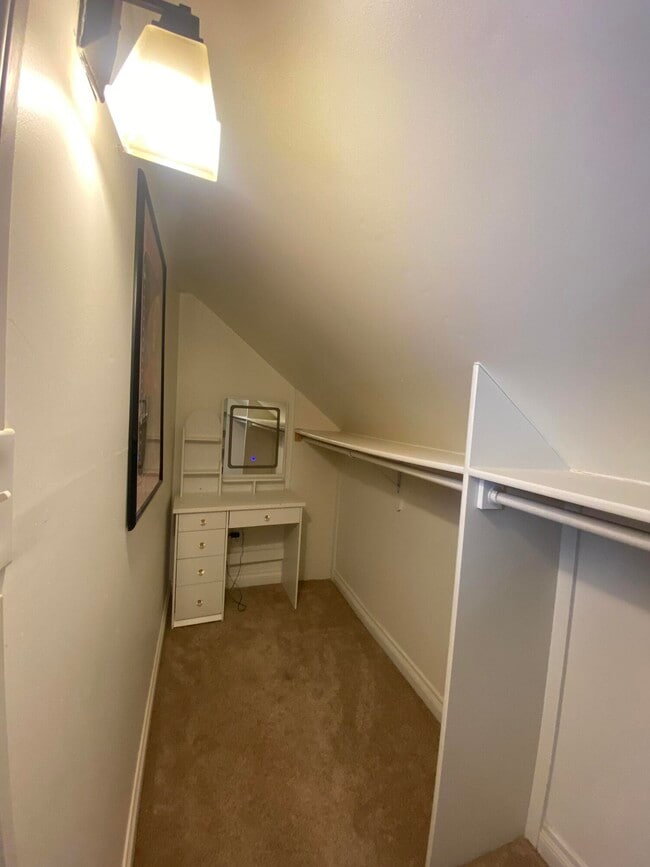 Building Photo - 5015 N Territorial Rd