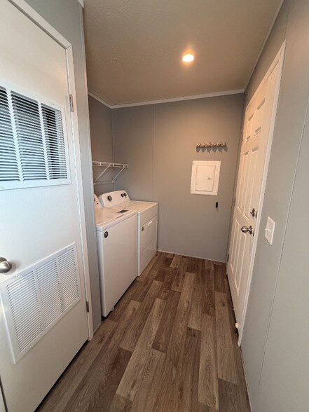 Building Photo - 325 Trillum Trail