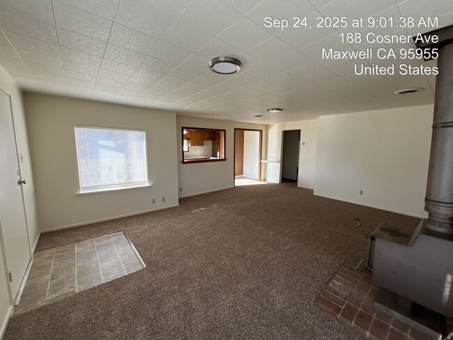 Building Photo - Maxwell Home