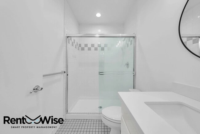 Building Photo - 1776 Sacramento St