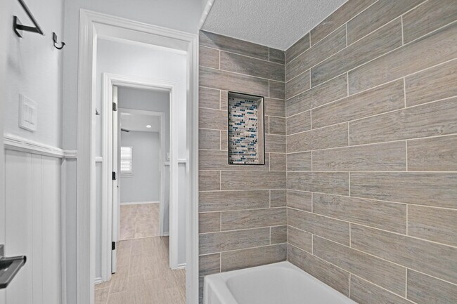 Building Photo - 6907 Avenue W