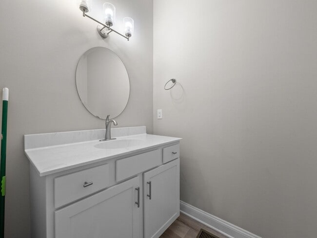 Building Photo - Modern Beaufort Townhome available for Long Term Rental