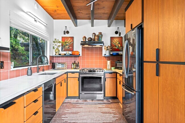 Building Photo - 1106 CA-173