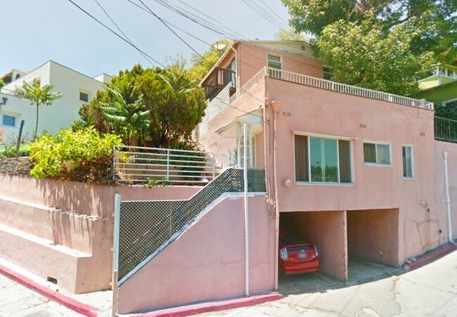 Primary Photo - 3901 De Longpre Ave