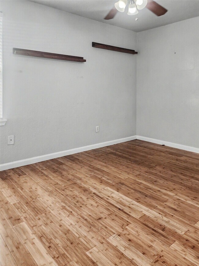 Building Photo - 5617 Avenue R 1/2