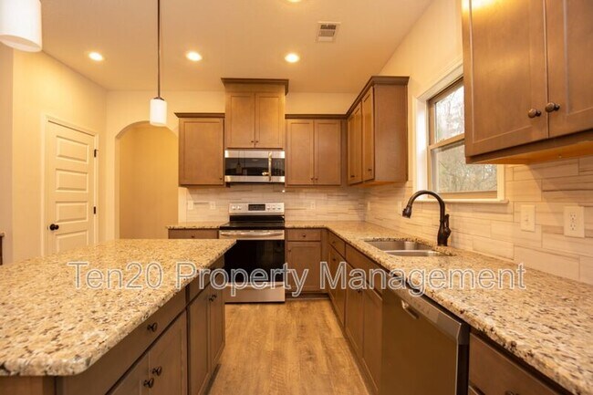 Building Photo - 9843 N Ivy Park Dr