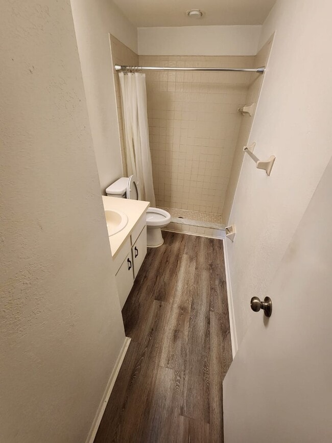 Building Photo - 5140 La Mancha Ct