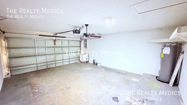 Building Photo - 124 Clear Lake Cir