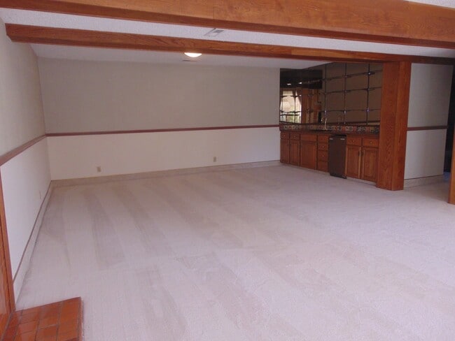 Building Photo - Great 4BR 2.5BA Split Entry Home in Quiet Forest Park Neighborhood