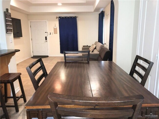 Building Photo - 4008 Parkplace Ave