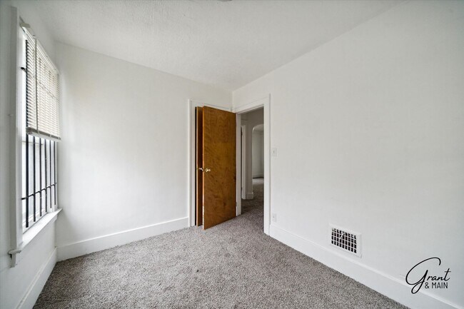 Building Photo - 14920 Washburn St