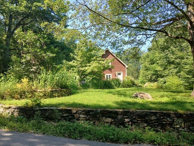 Primary Photo - 30 Searles Hill Rd