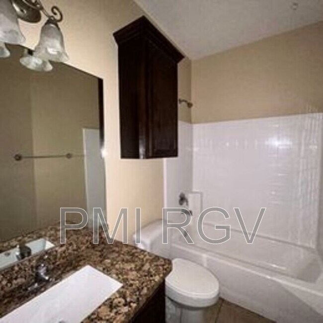 Building Photo - 2601 E Garfield Ave