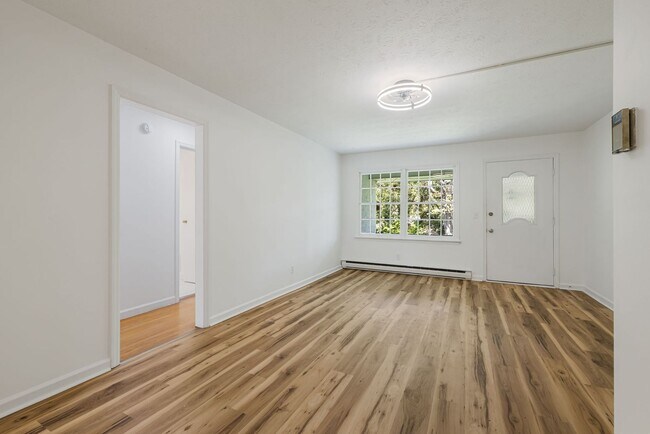 Building Photo - Chiles Avenue