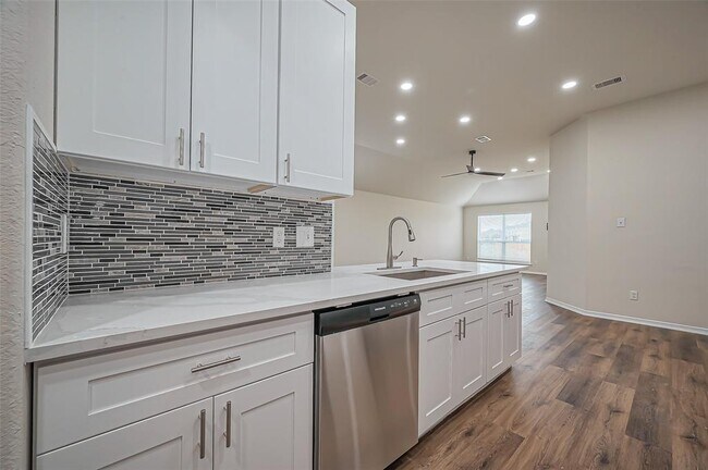 Building Photo - 19430 Mystic Cypress Dr
