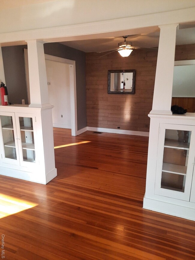 Building Photo - 23 Valley Ave