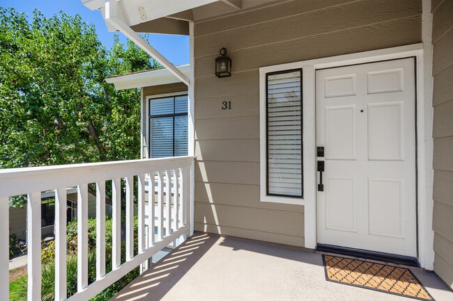 Building Photo - 31 Oak Knolls