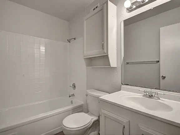 Building Photo - 2520 Limestone Dr
