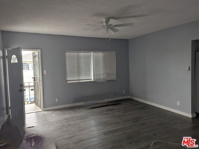 Building Photo - 901 W 64th St