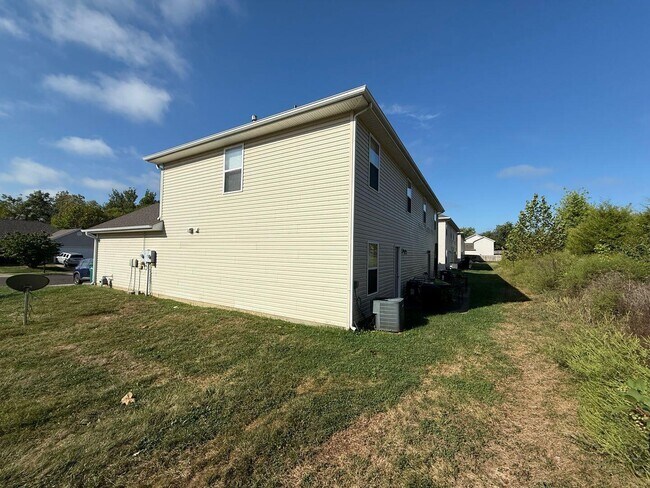 Building Photo - 7463 Arratt Ct