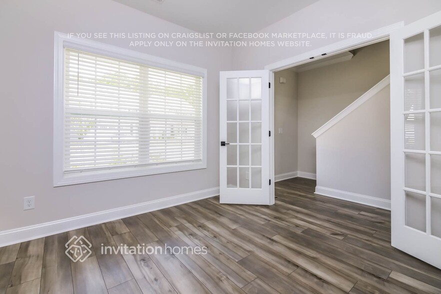 Building Photo - 502 Azalea Gaze Dr